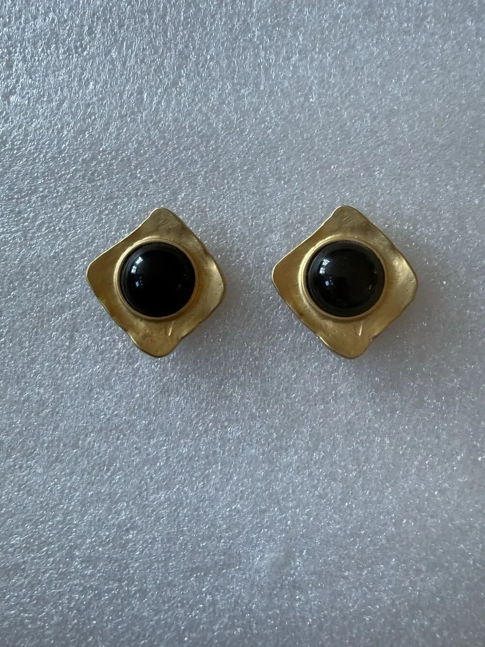 VTG Hammered Gold Tone Square Retro 80s Pierced Earrings